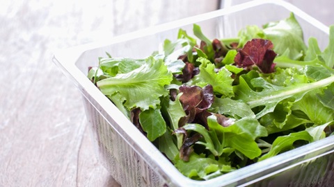 Comment testons-nous les salades en sachet?